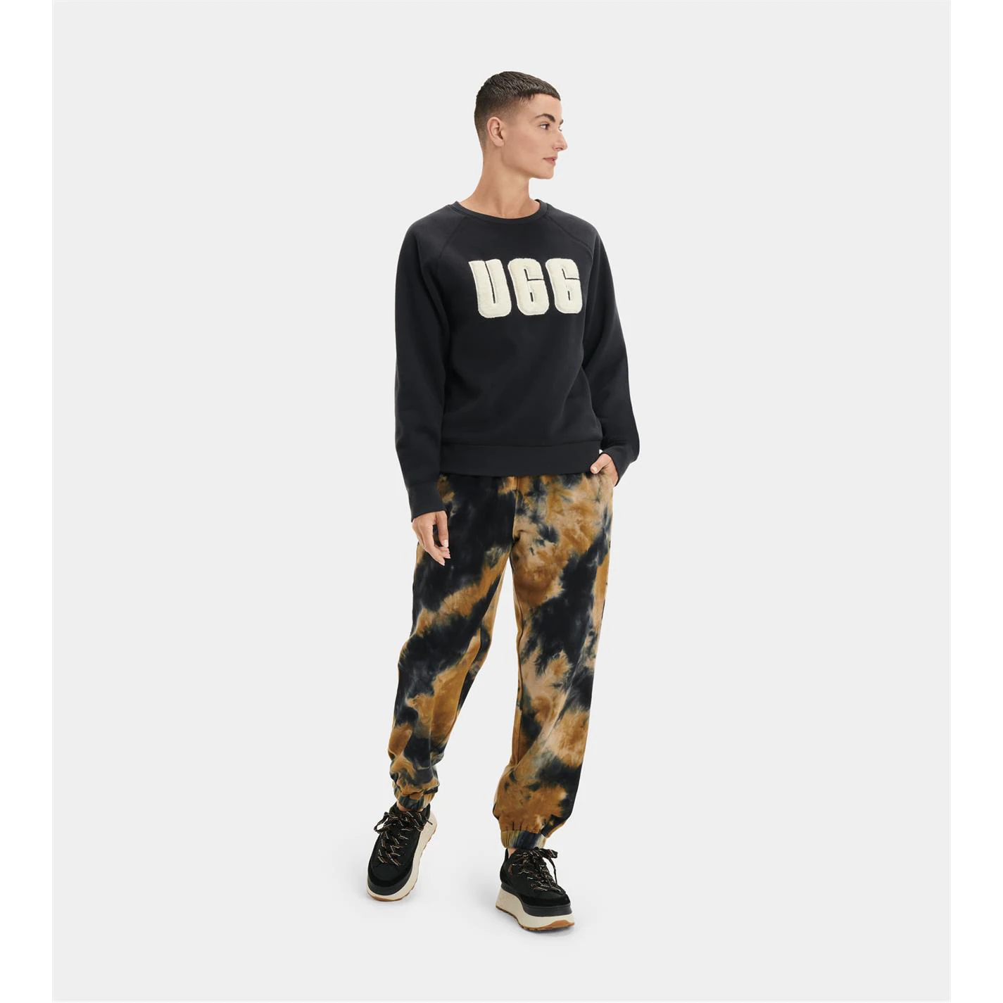 Cheapest 👏 Ugg Madeline Crew Sweater for Hoodies and Sweatshirts Colour Black/Cream 😀